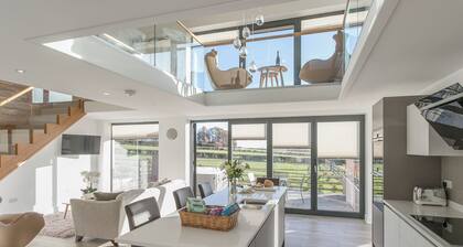 The Lookout - UKC3846