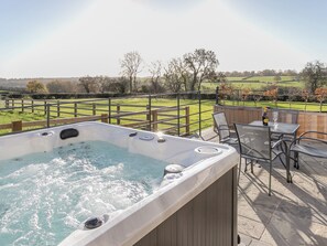 Outdoor dining - The Lookout - UKC3846 (Ticknall, near Derby)