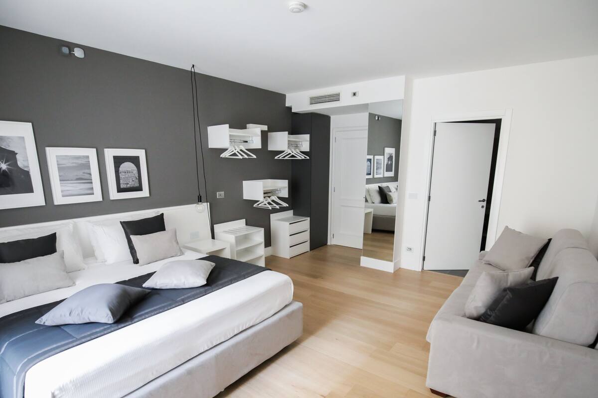 In-room safe, desk, blackout drapes, soundproofing