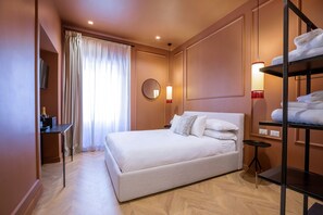 Deluxe Double Room, City View | 1 bedroom, minibar, desk, soundproofing - The Mendeli Suite (Rome)