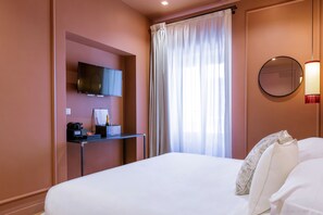 Deluxe Double Room, City View | 1 bedroom, minibar, desk, soundproofing - The Mendeli Suite (Rome)