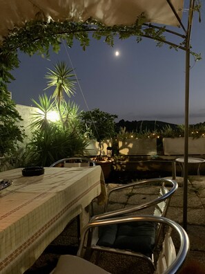 Outdoor dining - Il Cenacolo Di Sissi (Campagnano di Roma)