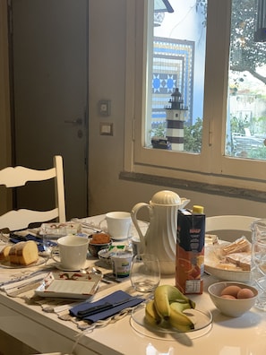 Déjeuner continental gratuit tous les jours