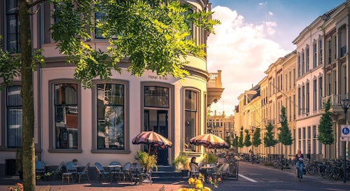 FINCH Boutique Hotel