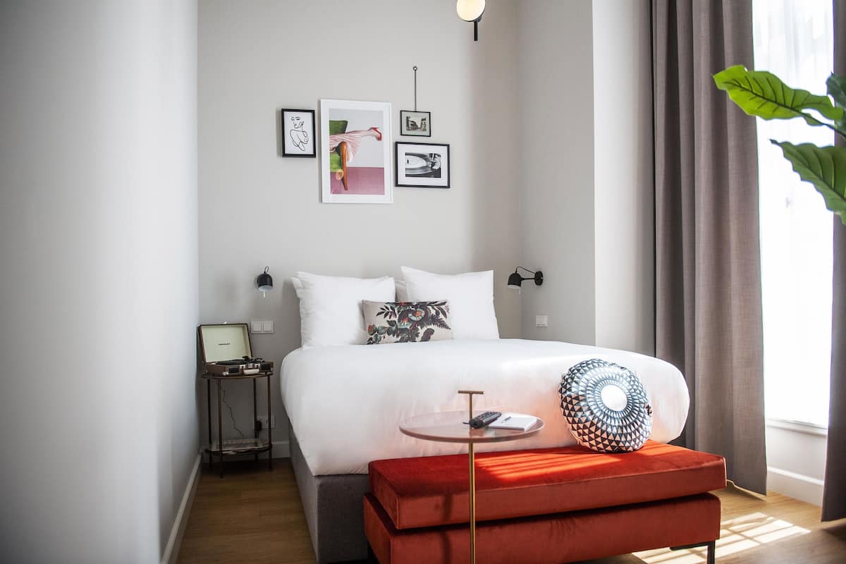 Small Boutique | Premium bedding, in-room safe, desk, blackout drapes