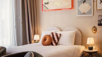 FINCH Supreme | Premium-sengetøj, pengeskab på værelset, skrivebord