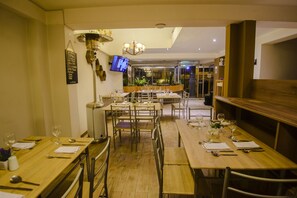 Breakfast, lunch and dinner served - Wayta Inn (Cusco)