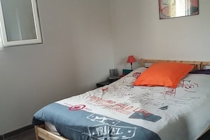 4 quartos, ferros/tábuas de passar roupa, Wi-Fi, roupa de cama