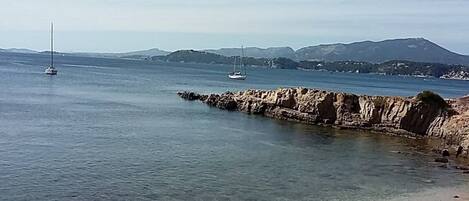 Beach nearby, sun loungers