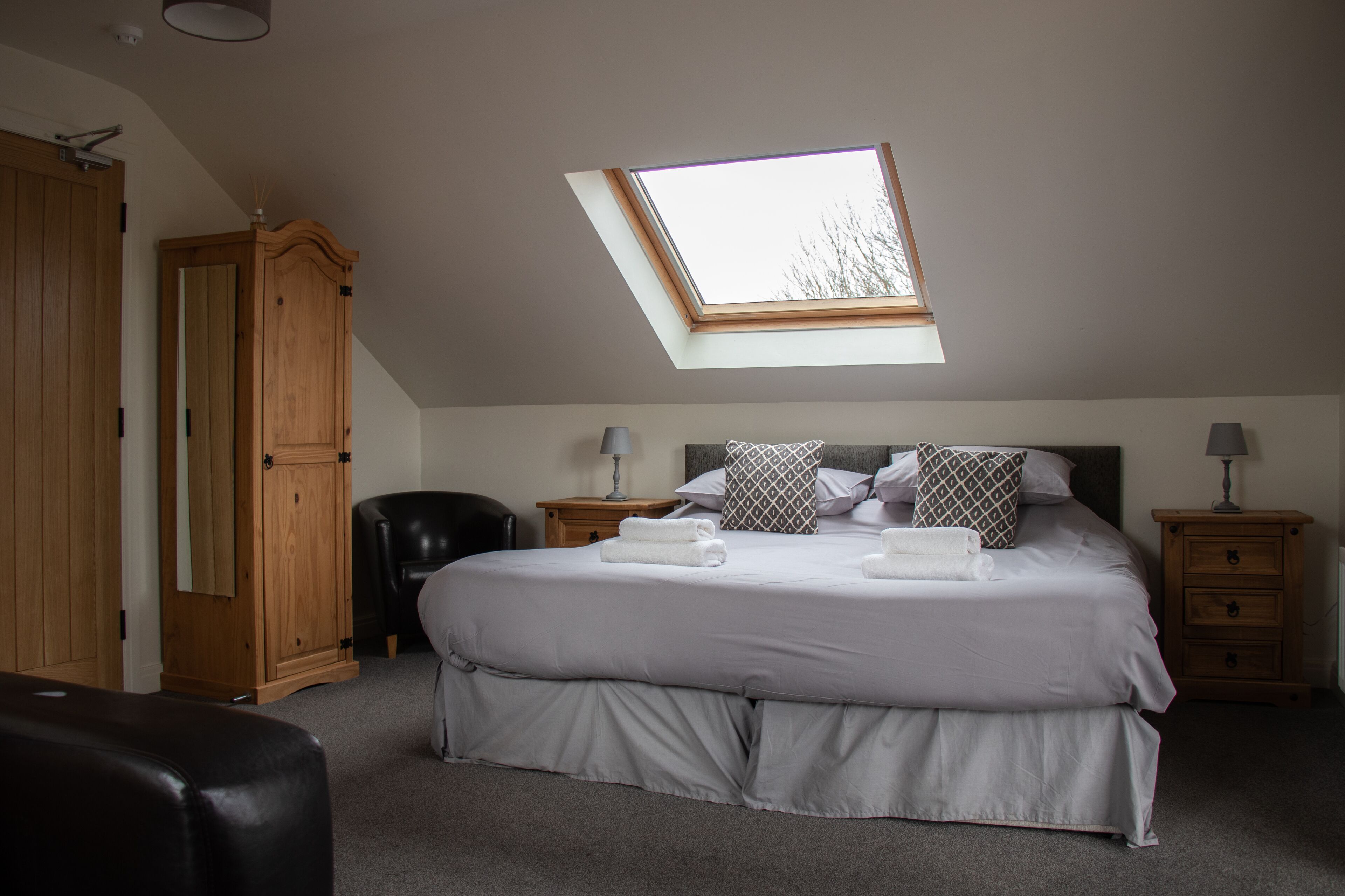 superior double or twin room | 1 bedroom, desk, iron/ironing board, free wifi