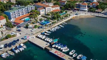 Beach nearby, windsurfing, 2 beach bars