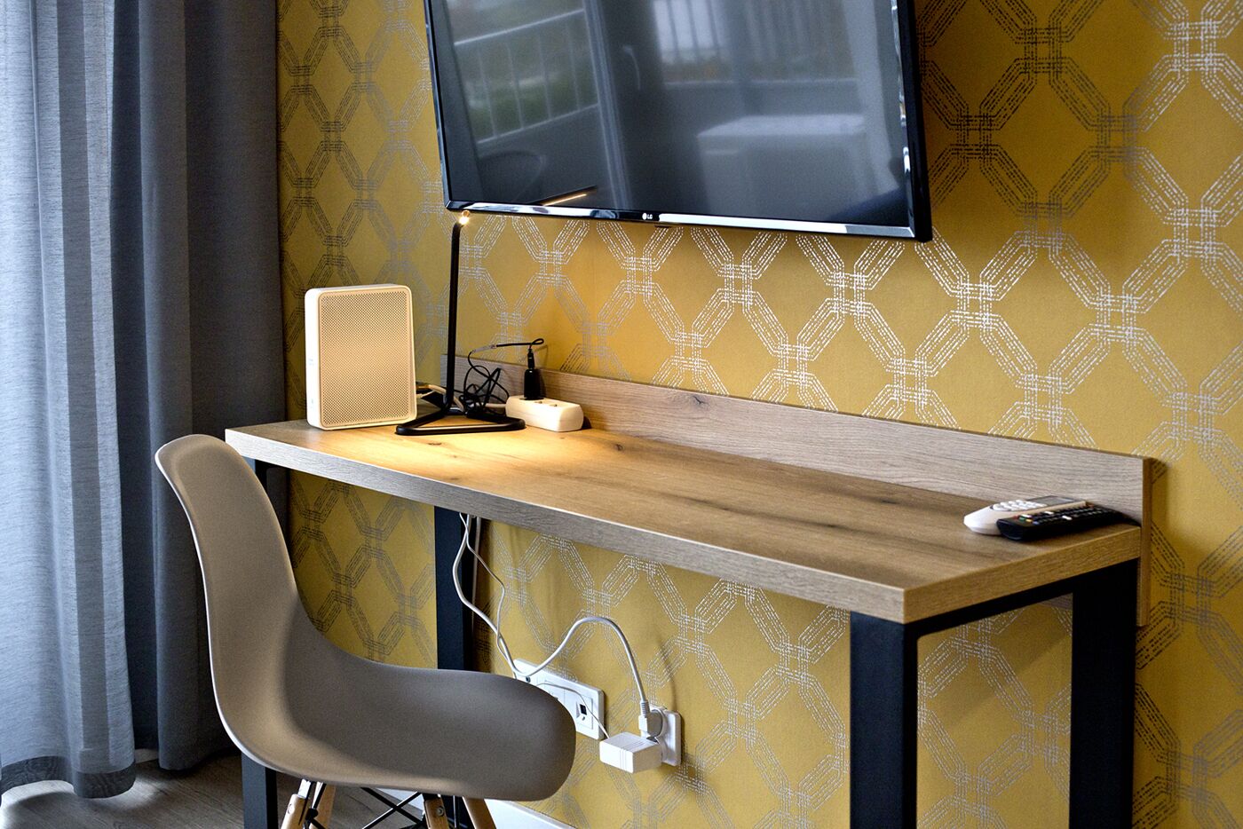 business apartment (5) | living room | flat-screen tv