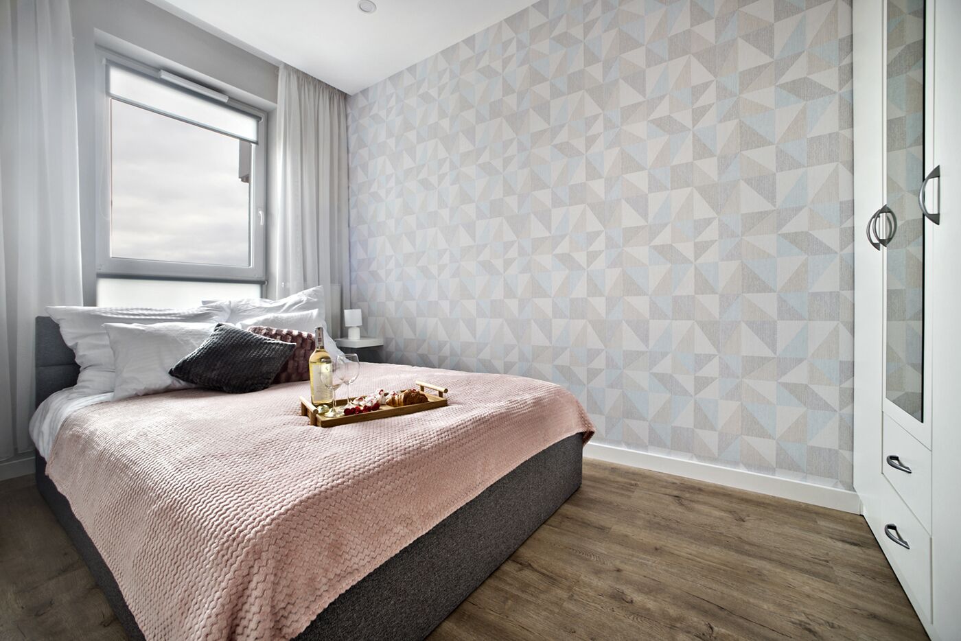 business apartment (5) | desk, soundproofing, iron/ironing board, free wifi