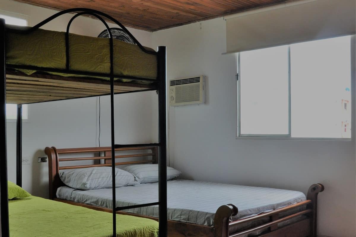 Family Room, Multiple Beds