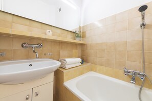 Comfort Apartment, 1 Bedroom | Bathroom