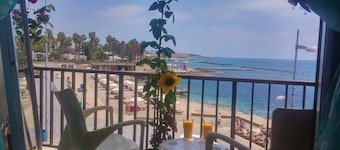 777 Beach Guesthouse