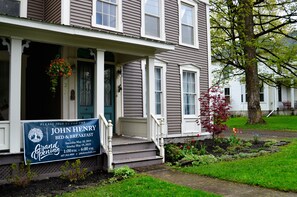 Front of property - John Henry Bed & Breakfast (Cherry Valley)