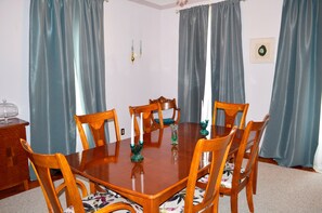 Dining - John Henry Bed & Breakfast (Cherry Valley)