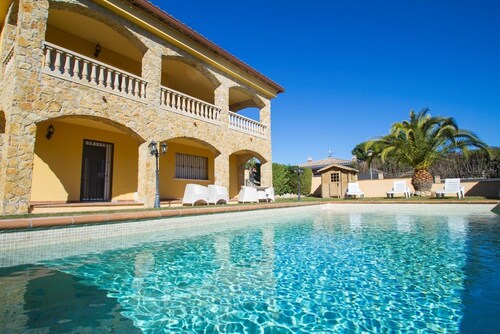 Club Villamar - Jolie villa avec piscine privée et jardin, située dans un quartier à 4km de la pl...