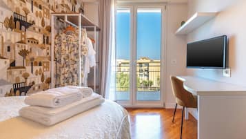 3 makuuhuonetta, tallelokero huoneessa, äänieristys, silitysrauta/-lauta