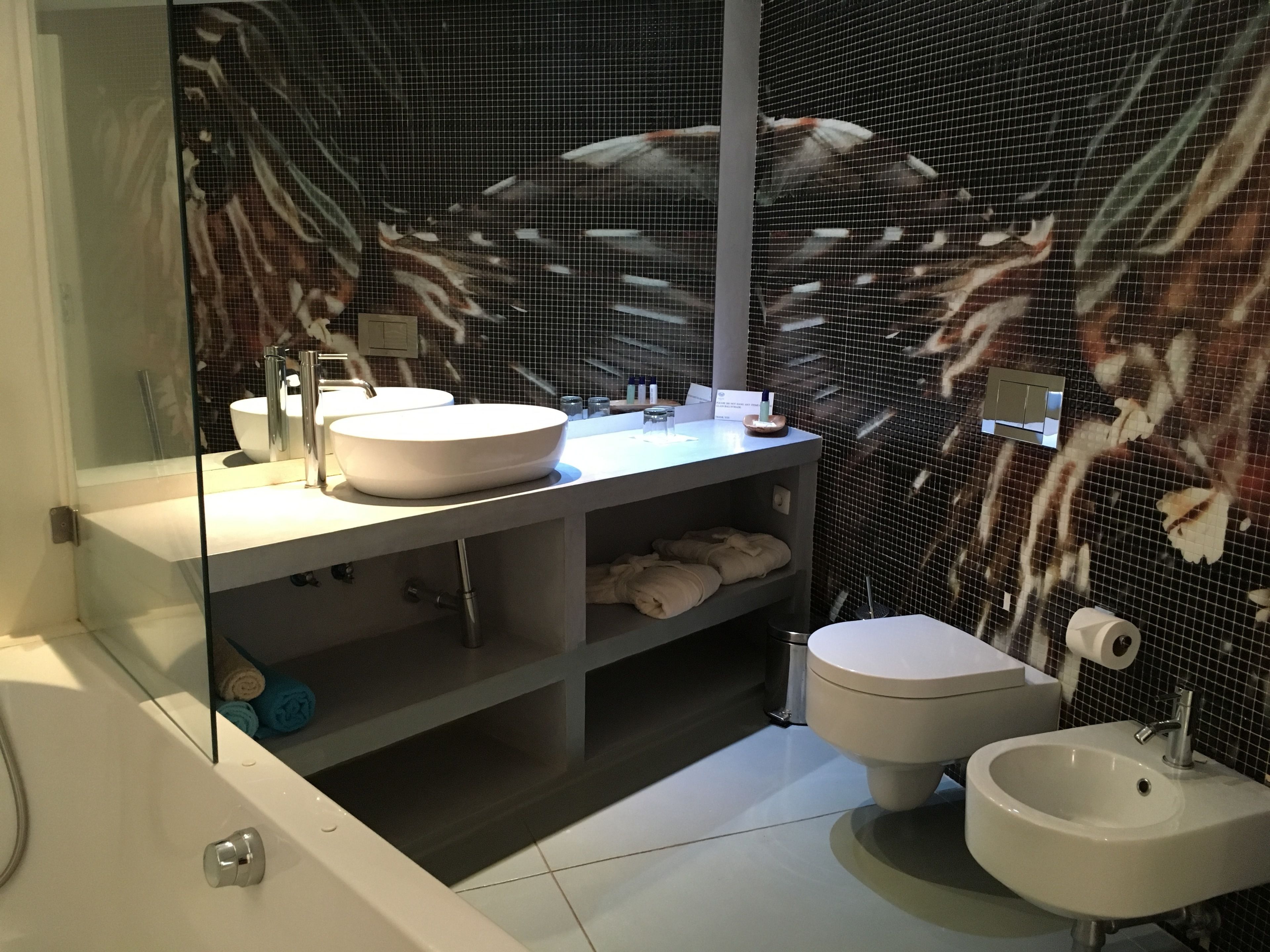 executive suite | bathroom | hair dryer, dressing gowns, bidet, towels