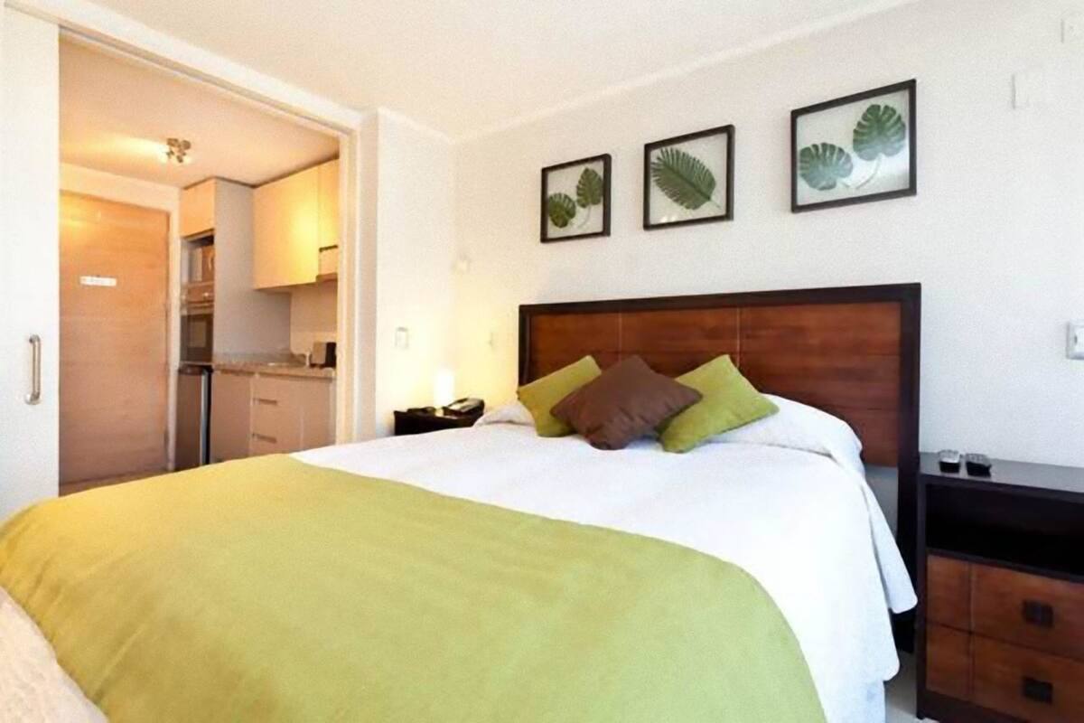 City Studio | WiFi (free), bed sheets