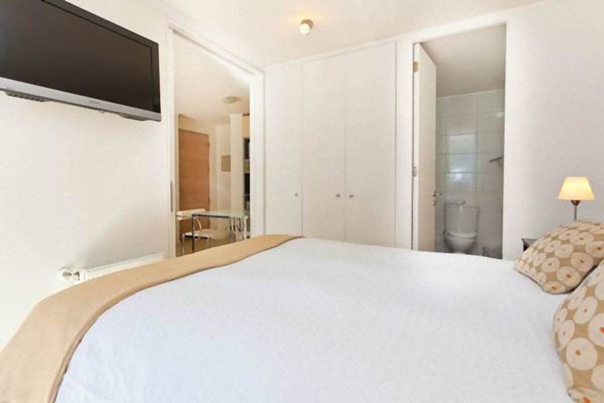 Business Apartment, 1 Bedroom | WiFi (free), bed sheets