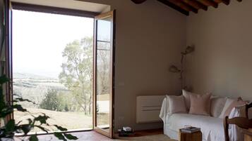 Comfort-Apartment, 1 Schlafzimmer, KĂŒche, Gartenblick (Est) | Wohnbereich | Smart-TV