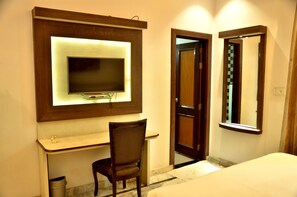 Executive Double Room | Individually decorated, individually furnished, blackout drapes - Hotel Marc Royal (Agra)