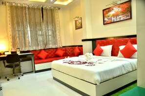 Habitación ejecutiva doble | Decoración individual, mobiliario individual, cortinas opacas