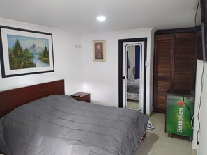 Quadruple Room, Private Bathroom | Bathroom