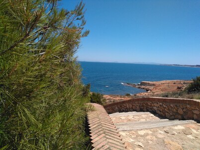 Costamarina apartment with pool 600 meters from the sea.