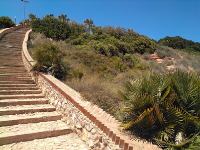 Costamarina apartment with pool 600 meters from the sea.