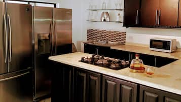 Superior Double Room | Shared kitchen | Shared fridge, microwave