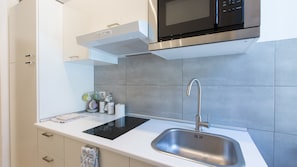 Apartment | Eigene Küche | Mikrowelle, Kochgeschirr/Geschirr/Besteck