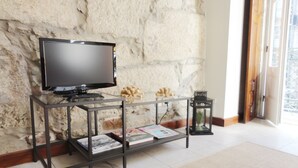 Television - Wine Apartments (Porto)