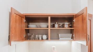 Deluxe Double Room (With Extra Bed) | Private kitchen | Fridge, coffee/tea maker, electric kettle, cookware/dishes/utensils