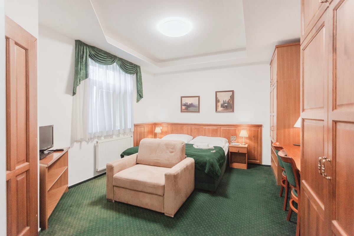 Deluxe Double Room (With Extra Bed) | 2 bedrooms, premium bedding, down duvets, in-room safe