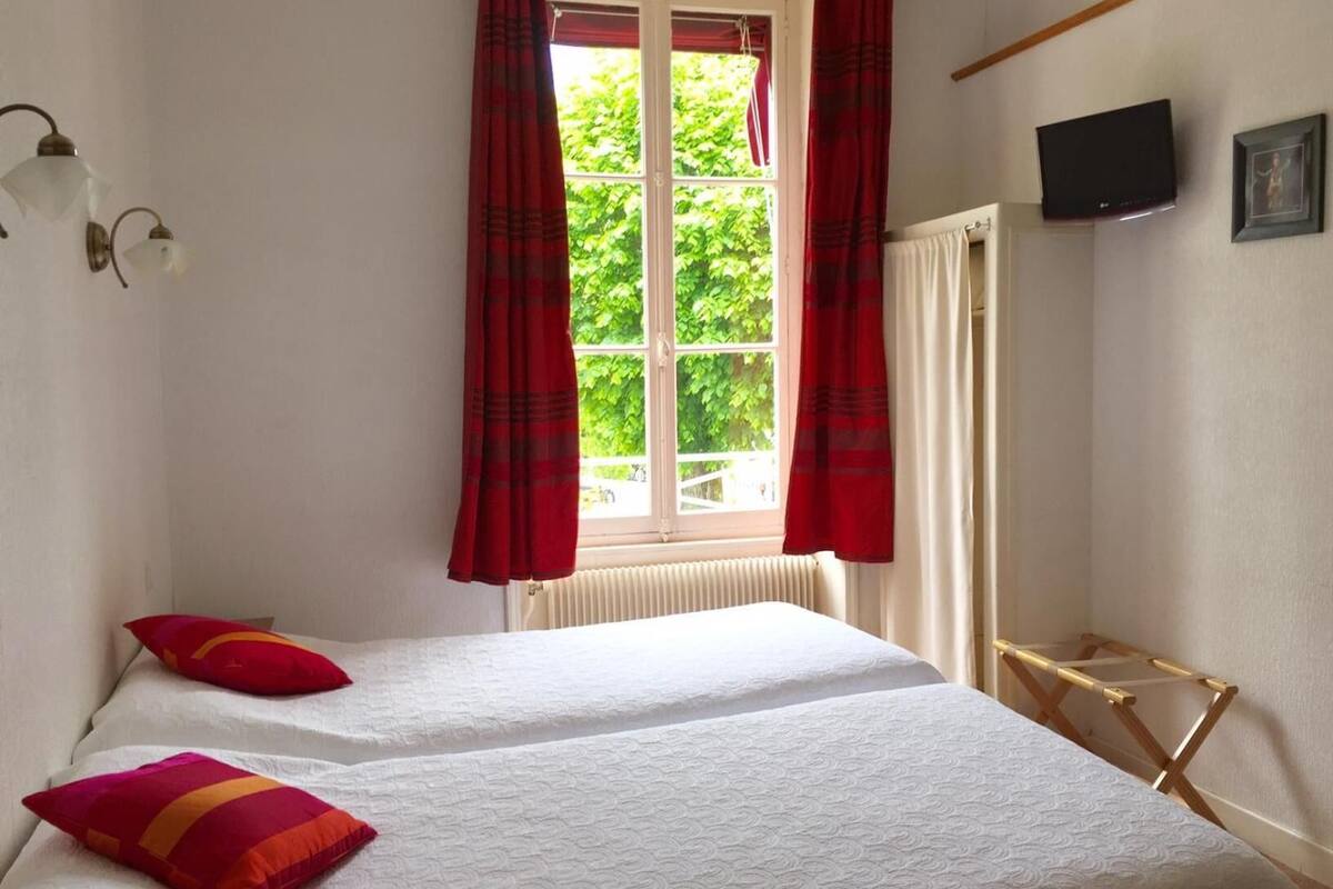 individually decorated, individually furnished, free wifi, bed sheets