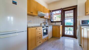 Villa, 3 Bedrooms, Private Pool | Private kitchen | Full-size fridge, microwave, oven, stovetop