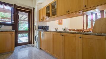Villa, 3 Bedrooms, Private Pool | Private kitchen | Full-size fridge, microwave, oven, stovetop