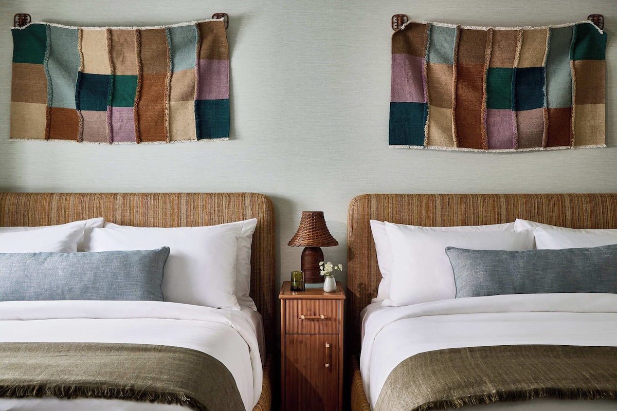 Egyptian cotton sheets, premium bedding, down comforters, pillowtop beds