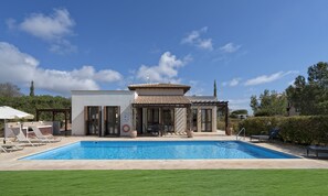 Villa, 3 slaapkamers, privézwembad | 3 slaapkamers, een strijkplank/strijkijzer, babybedden (toeslag)