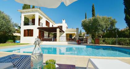 3 bedroom Villa Tala 67 with private pool and golf course views, Great for families, near Aphrodite Hills Resort village
