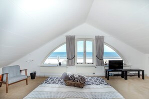 WiFi, bed sheets
