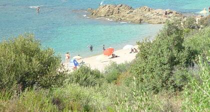 2 piÚces dans villa, calme, vue mer, proximité plages et centre ville
