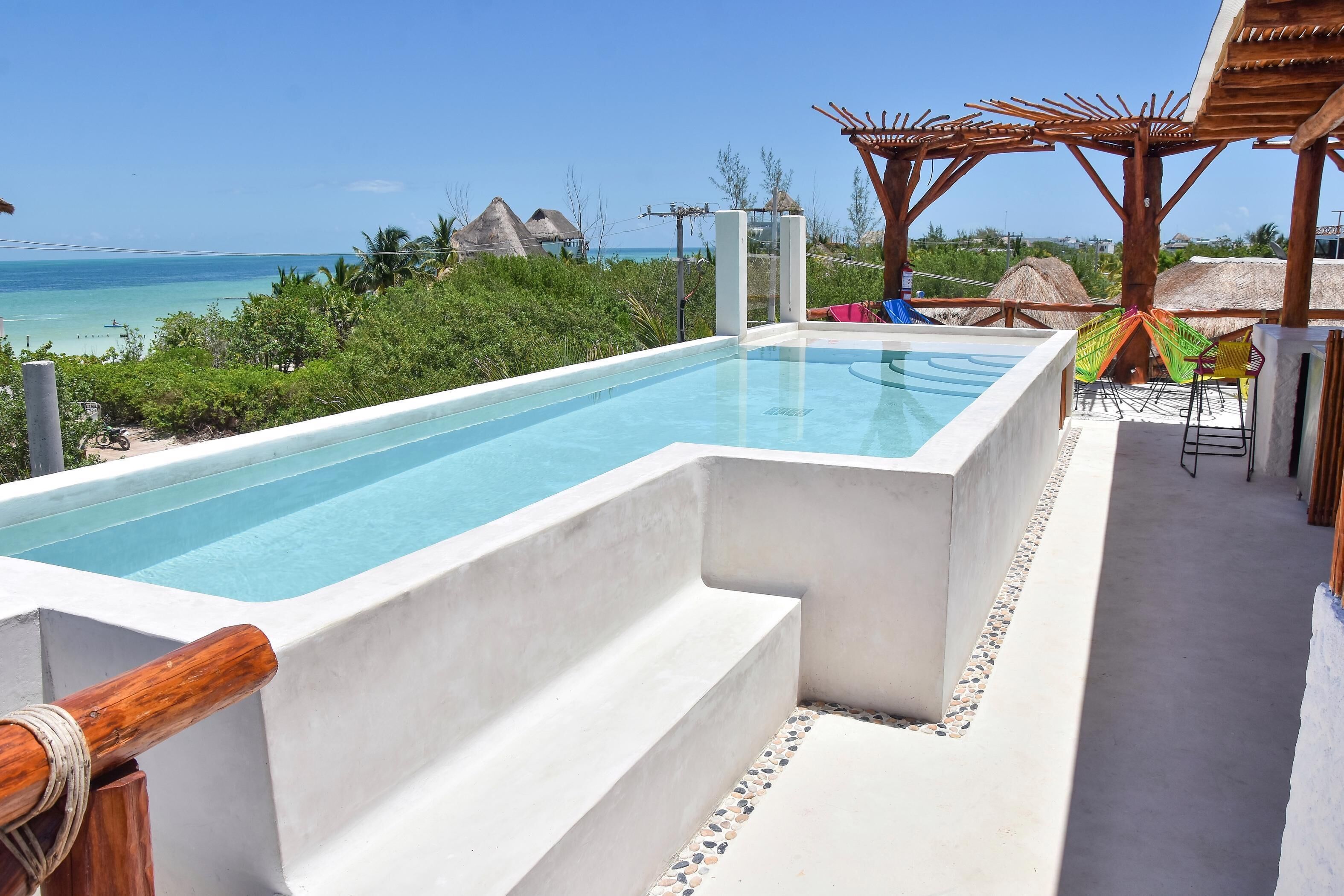 2 kolam renang terbuka, payung kolam, kerusi lepak pantai 