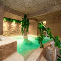 Espace de soins pour les couples, bain à remous, hammam, soins corporels