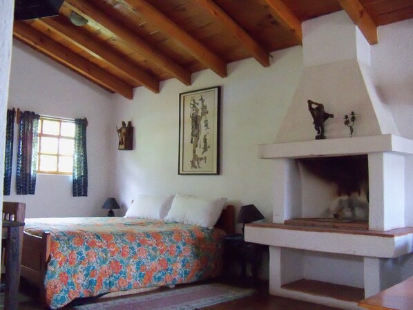In-room safe, iron/ironing board, WiFi, bed sheets
