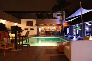 室外游泳池